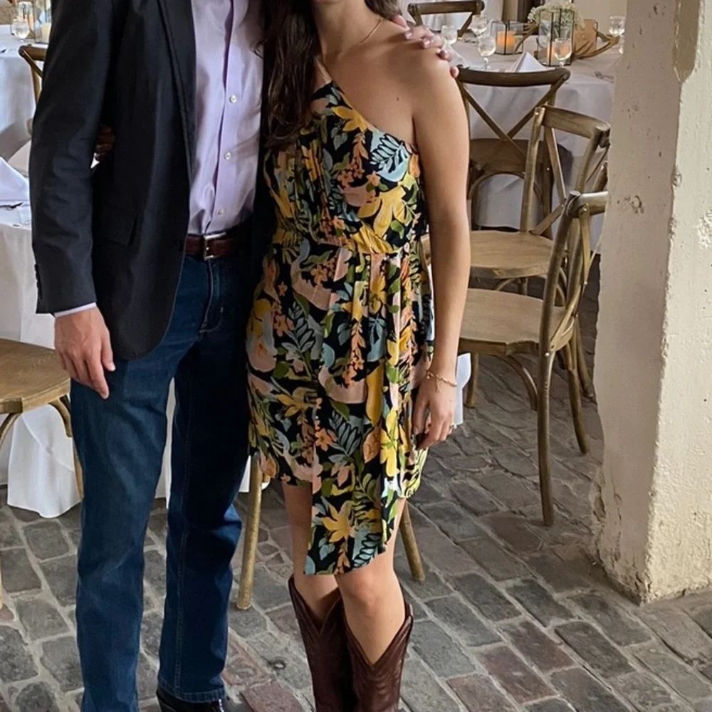 Saylor One Shoulder Nazila Dress Size Small - Picture 8 of 9